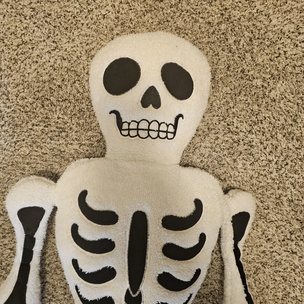 Skeleton Fleece Plush 40